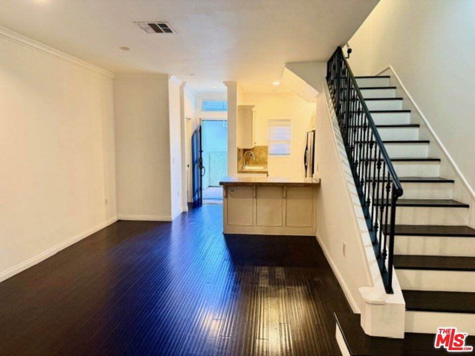 917 Sierra Bonita Avenue - Photo 1