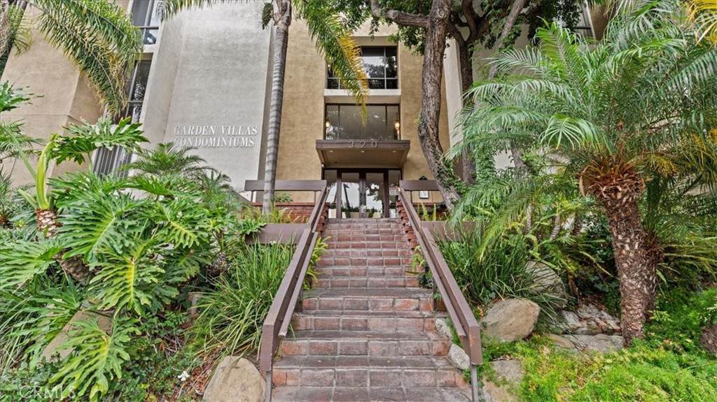 320 Ardmore - Photo 1