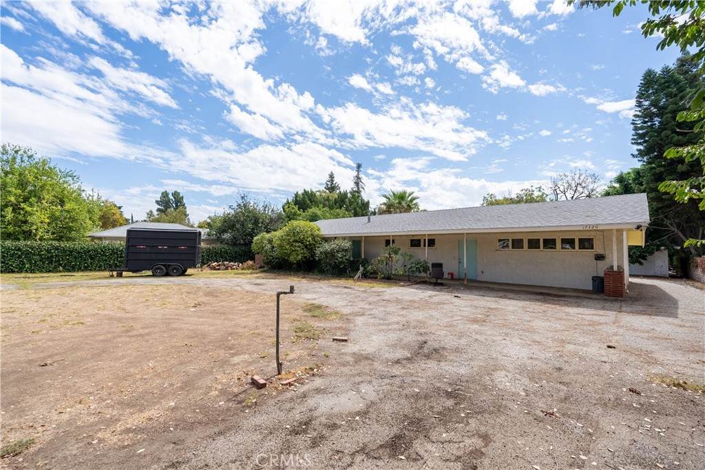 17320 Gresham - Photo 1