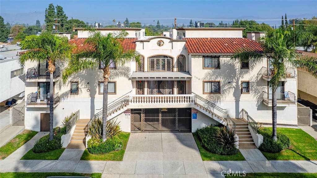 17115 Chatsworth - Photo 1