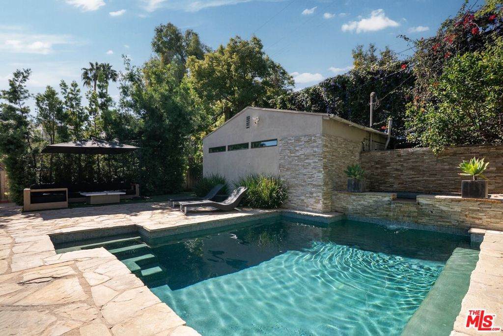 107 Gardner Street - Photo 1