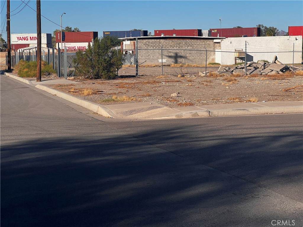 521 Quivera - Photo 1