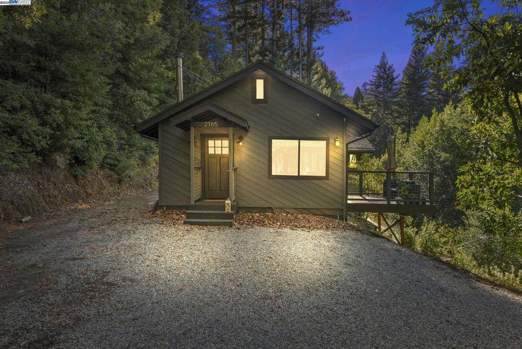 2165 Upper Scenic Dr - Photo 1