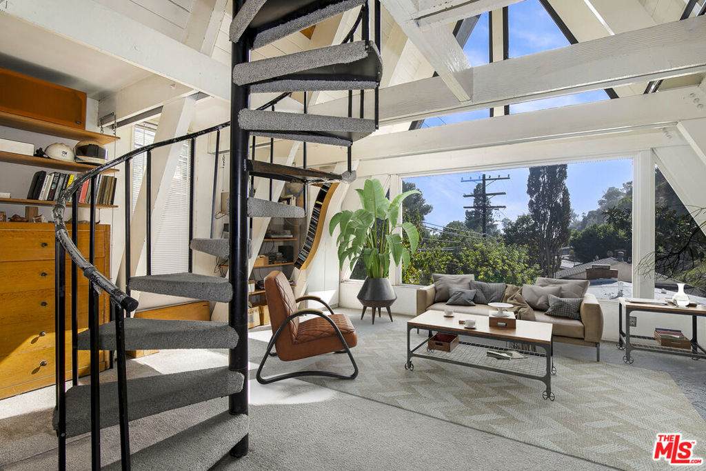 1815 Laurel Canyon Boulevard - Photo 1