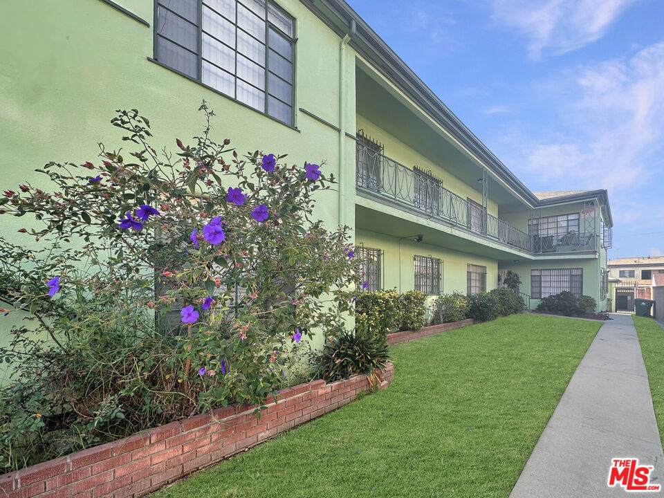 4161 Marlton Avenue - Photo 1