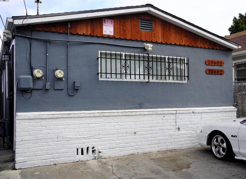 10600 Pippin St - Photo 1