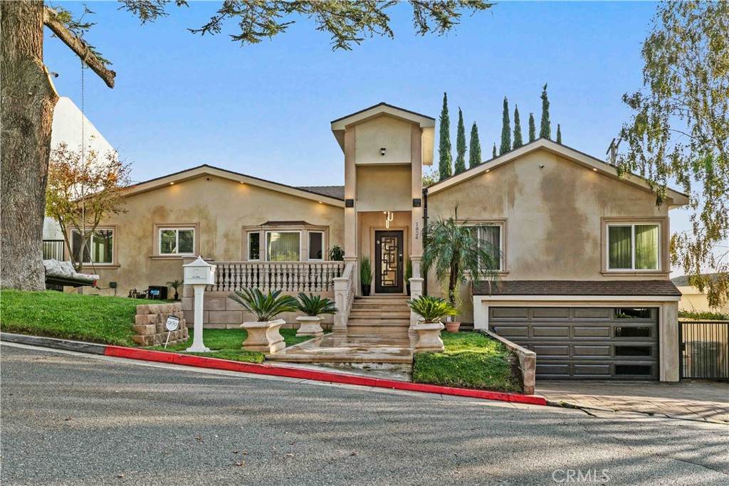 1824 Crestmont Court - Photo 1