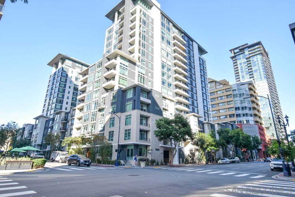 425 Beech Street - Photo 1