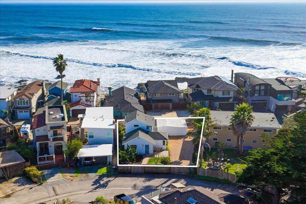 2866 Chesterfield Drive - Photo 1