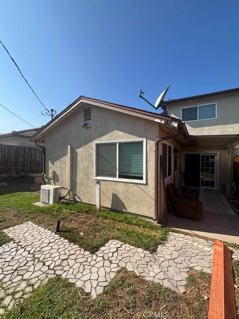 2447 Grove Ave - Photo 1