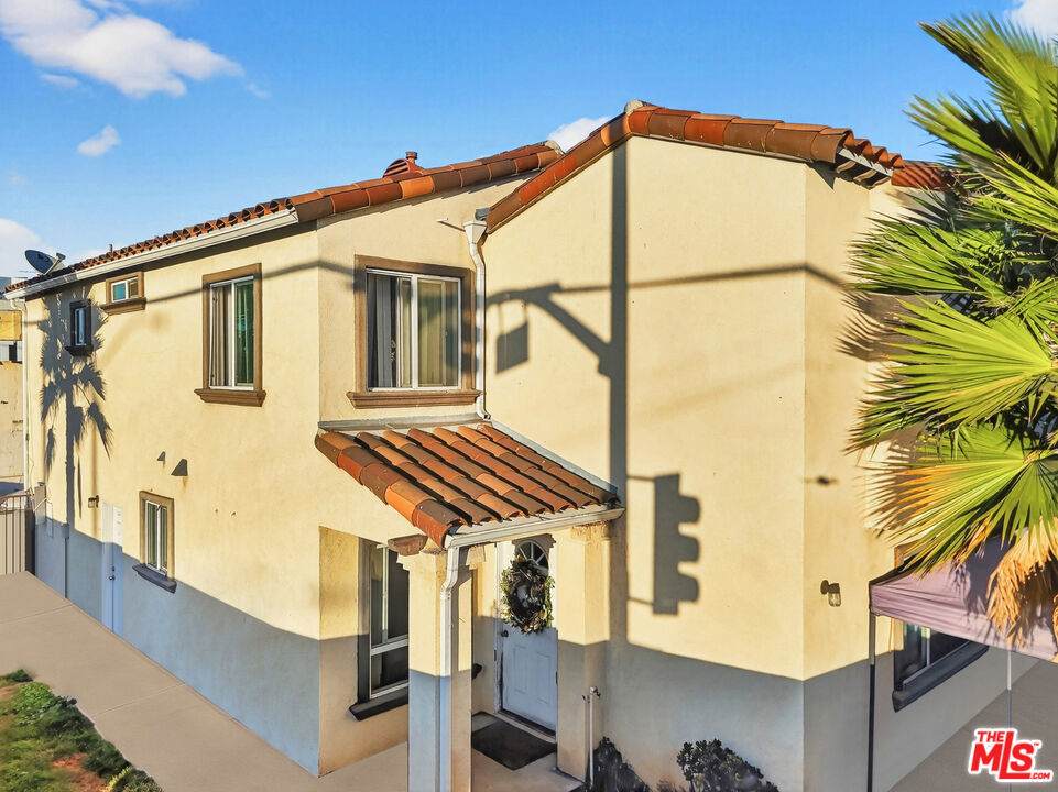 1503 Gage Avenue - Photo 1