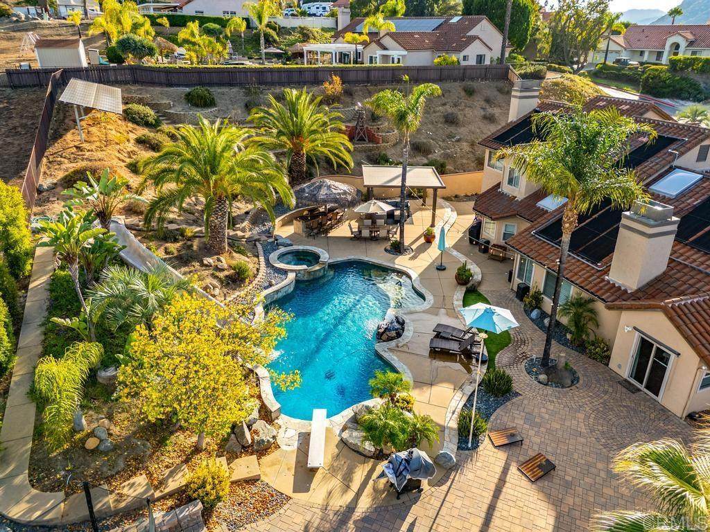 416 Summerhill - Photo 1