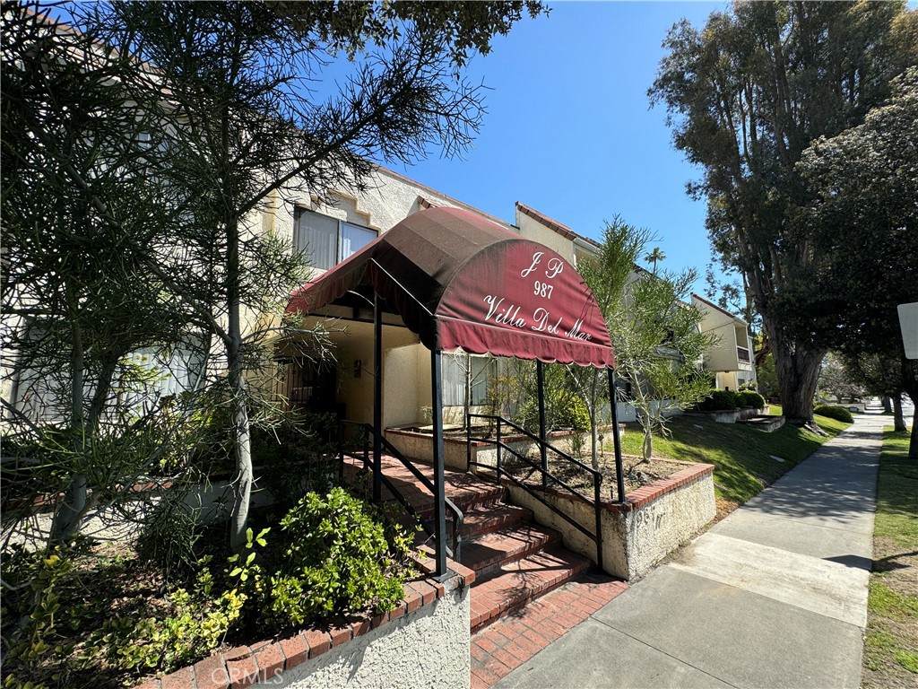 987 Del Mar Boulevard - Photo 1
