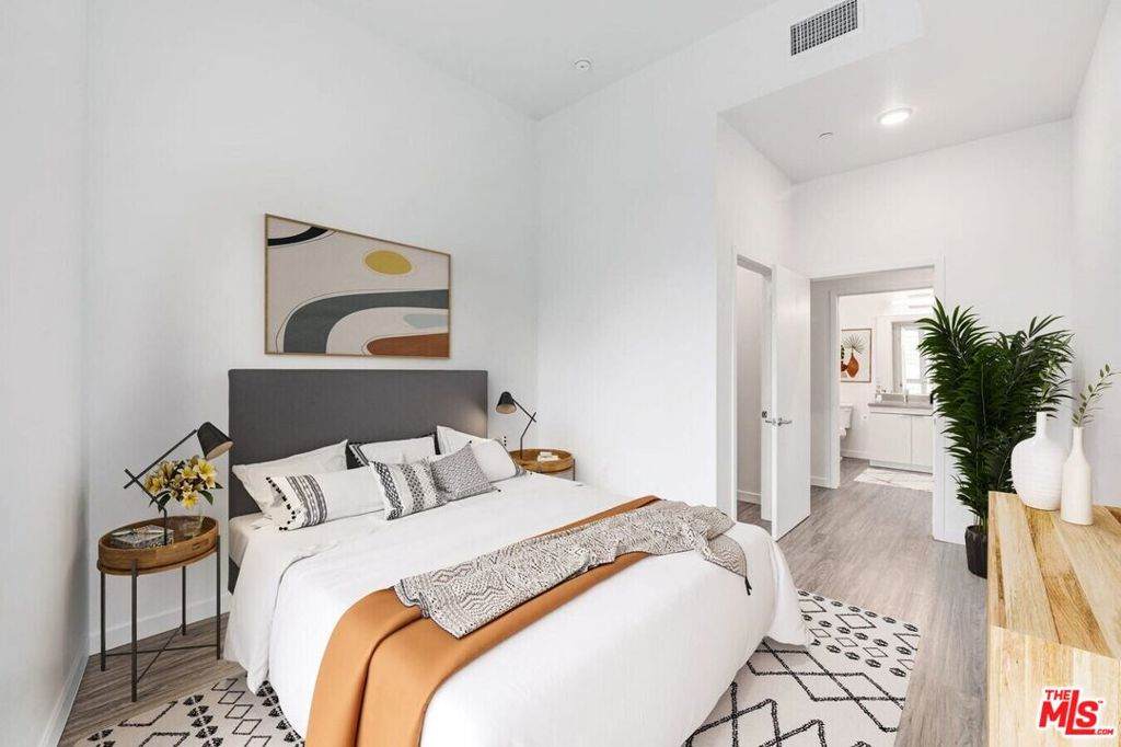 107 Hewitt Street - Photo 1