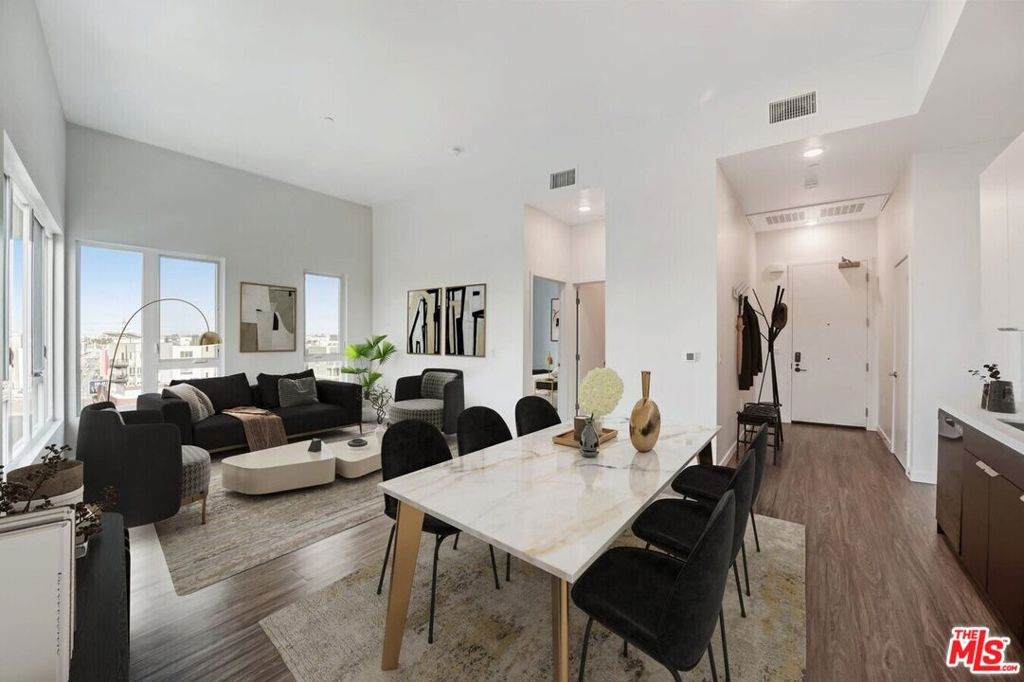 107 Hewitt Street - Photo 1