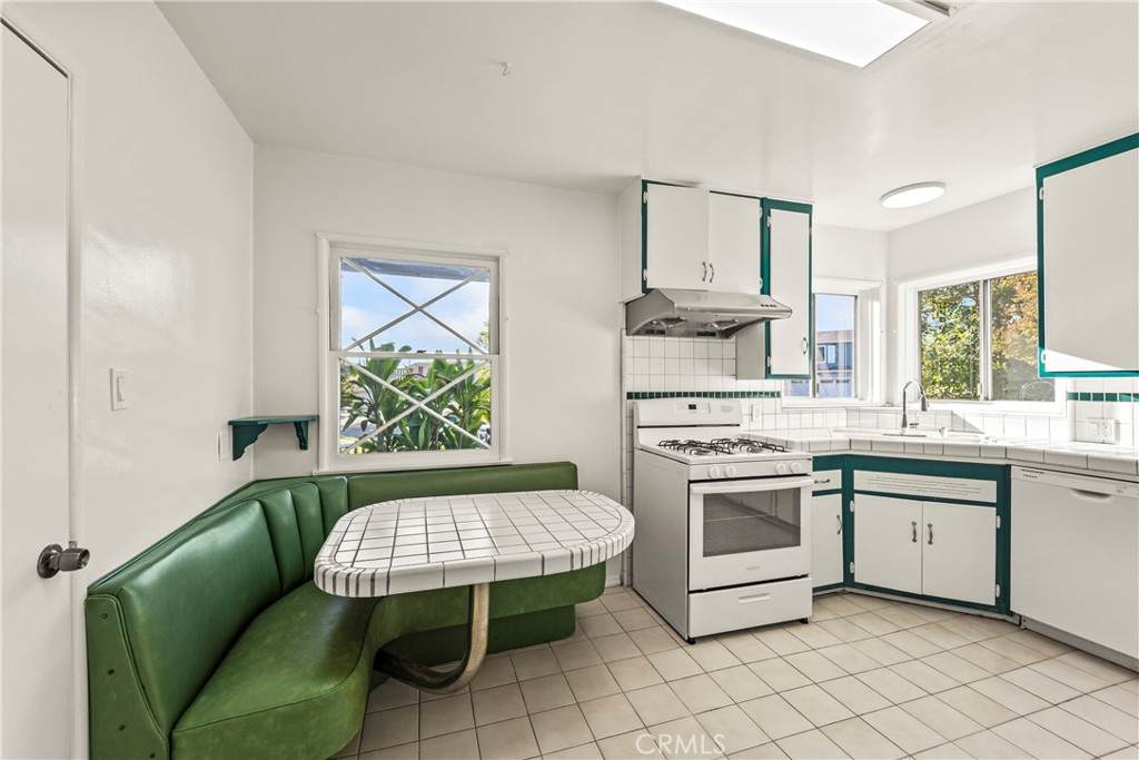 16710 Elgar - Photo 1