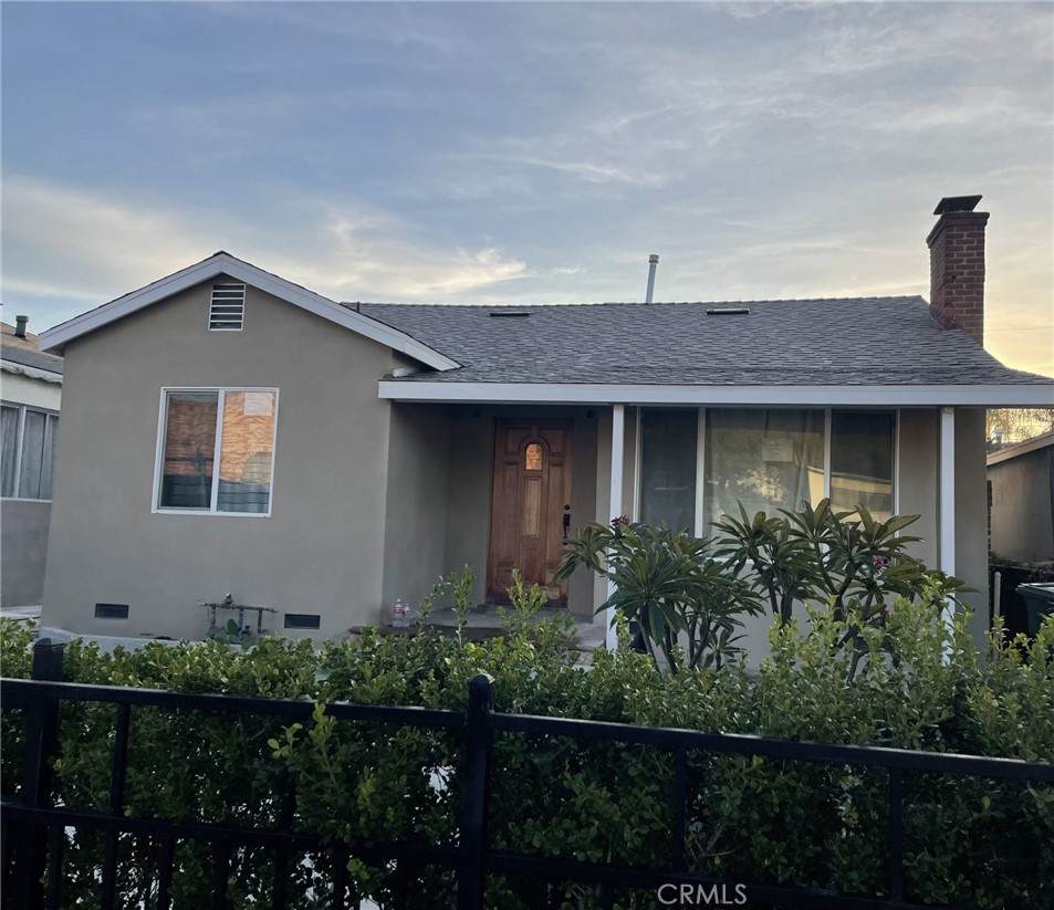 410 Hillview - Photo 1