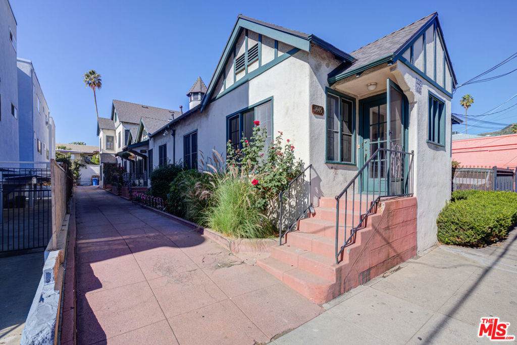 1447 Vista - Photo 1