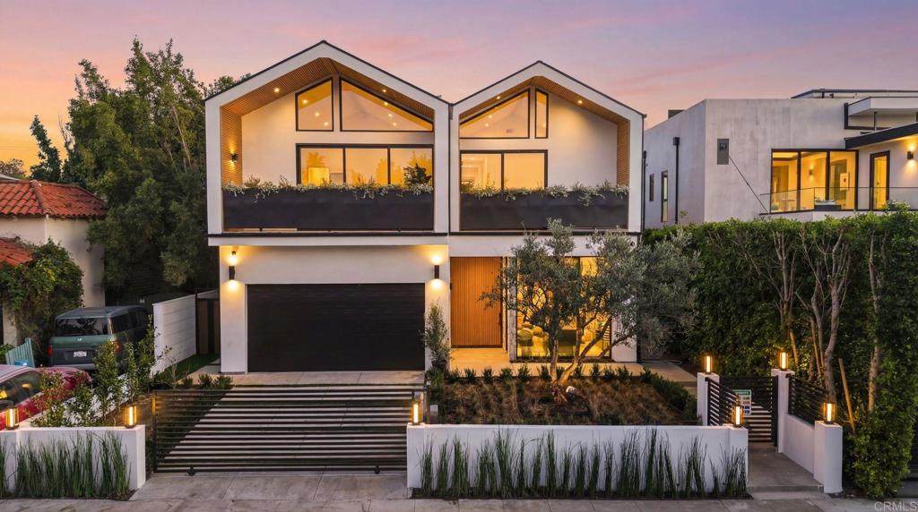 824 Curson Avenue - Photo 1