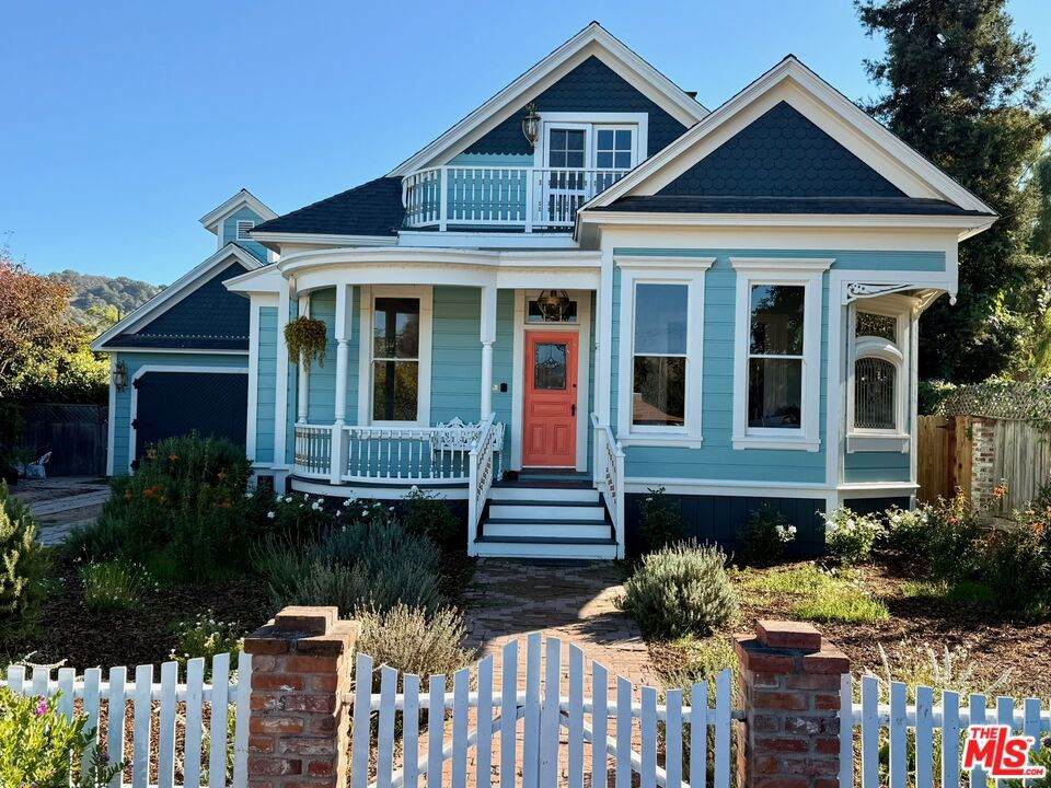 370 Main Street - Photo 1