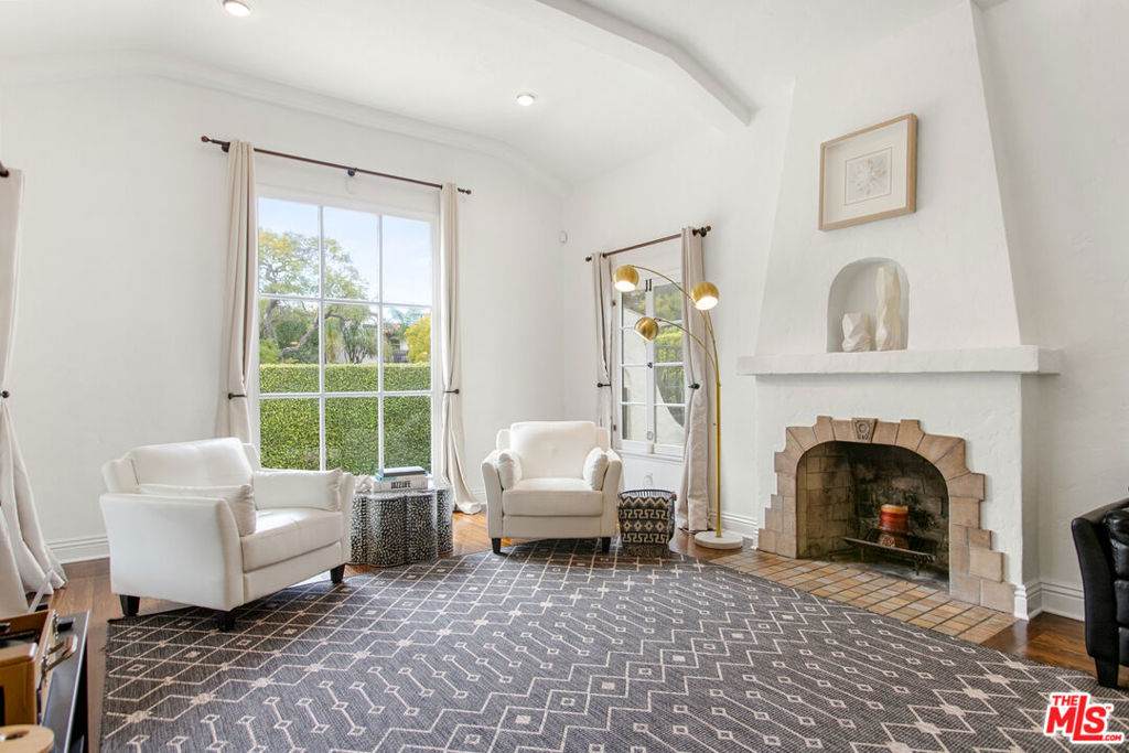 458 Alfred Street - Photo 1