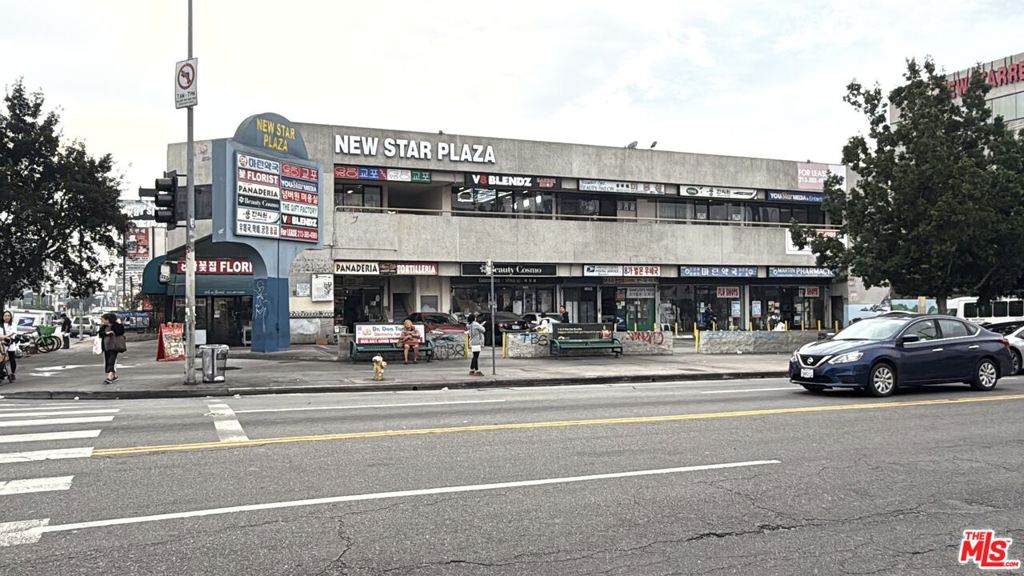 801 Vermont Avenue - Photo 1