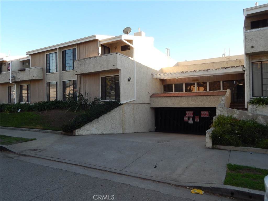 11834 Gilmore - Photo 1