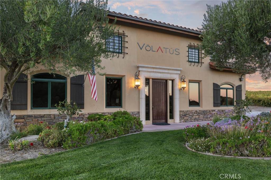 3000 Oakdale Rd. - Photo 1