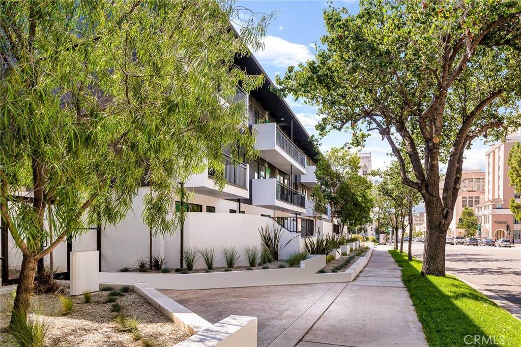 262 Los Robles - Photo 1