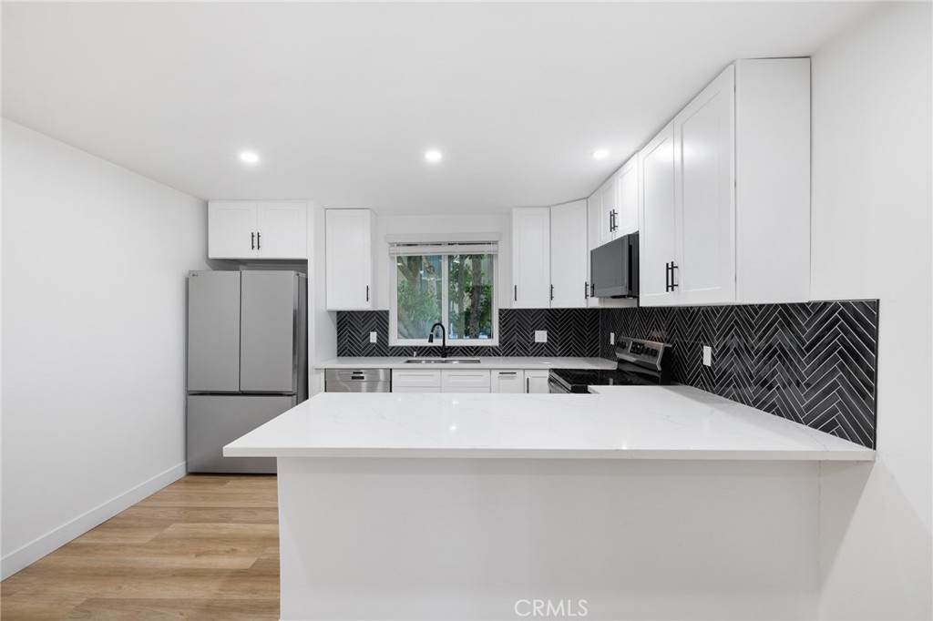 17000 Burbank Boulevard - Photo 1