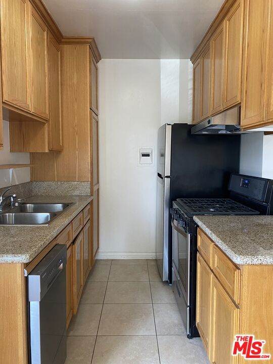 1552 Brockton Avenue - Photo 1
