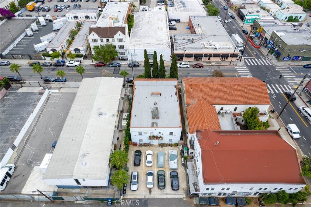 1309 Edgemont - Photo 1