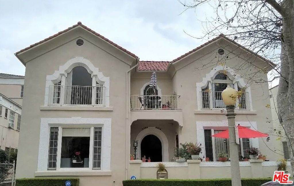 328 North Sycamore Avenue - Photo 1