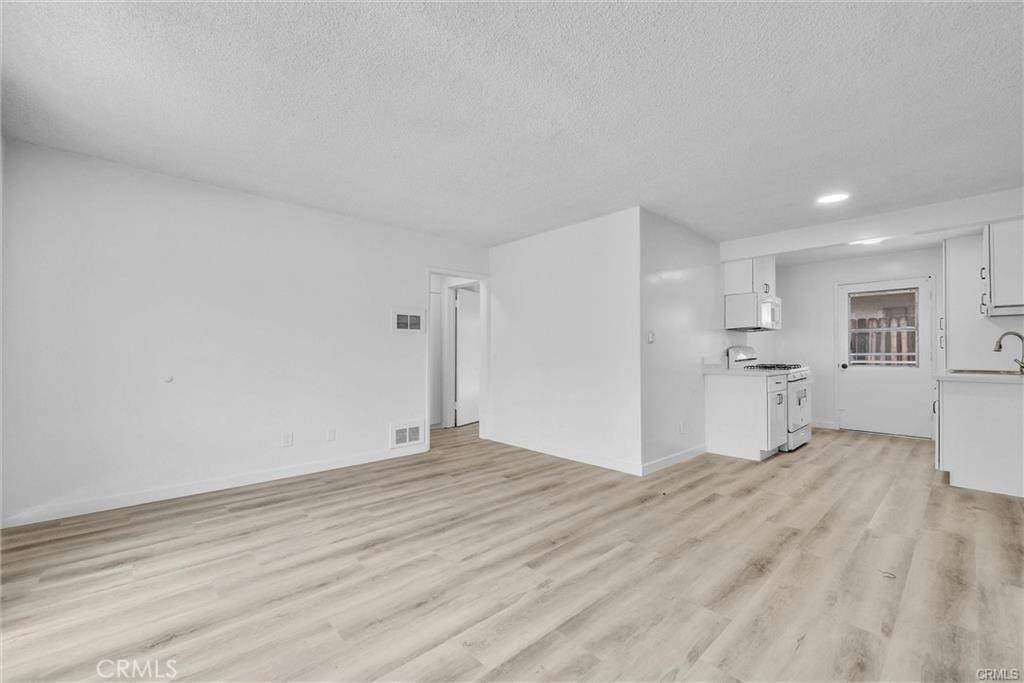 701 Garfield Avenue - Photo 1