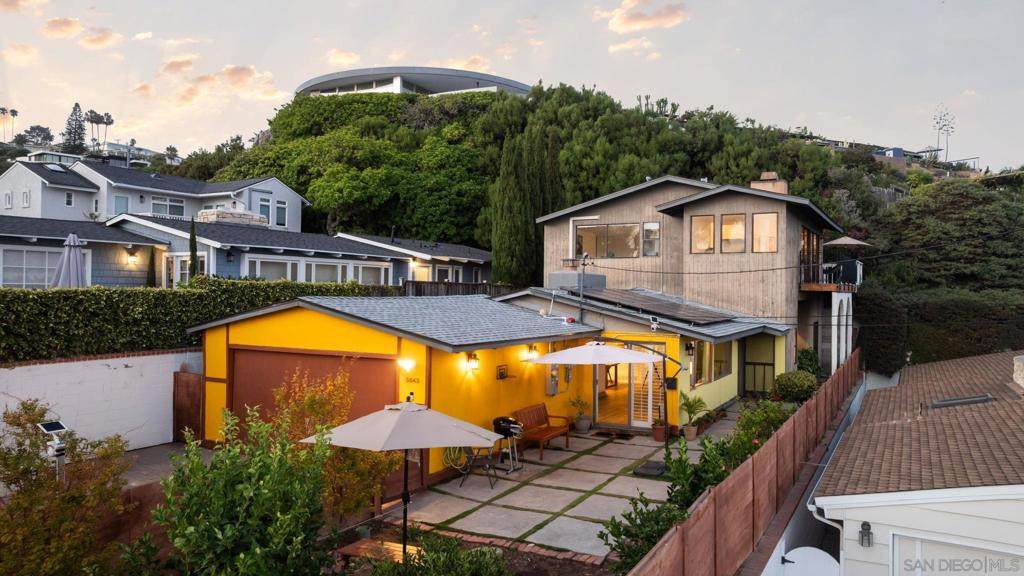 5643 Linda Rosa Ave - Photo 1