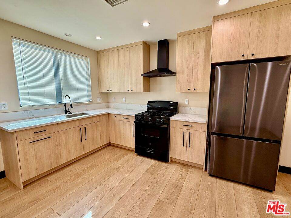 7309 Yarmouth Avenue - Photo 1