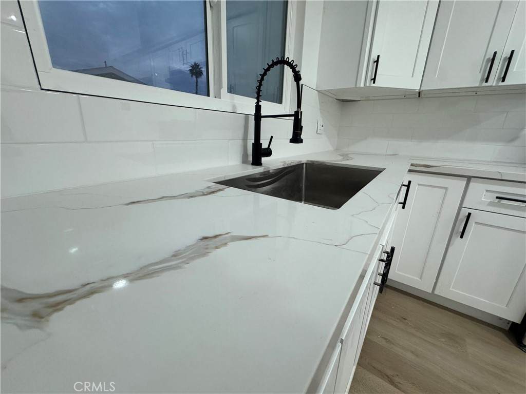 9223 Compton - Photo 1