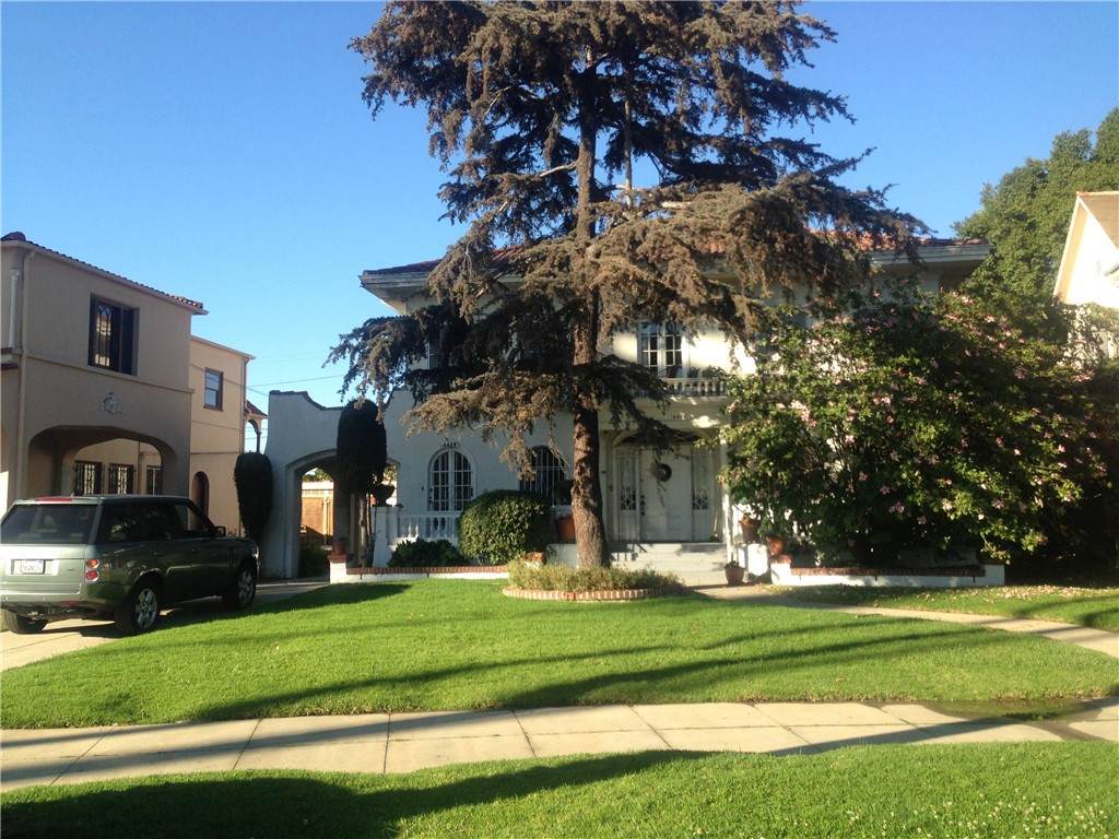 4429 Victoria Park Drive - Photo 1