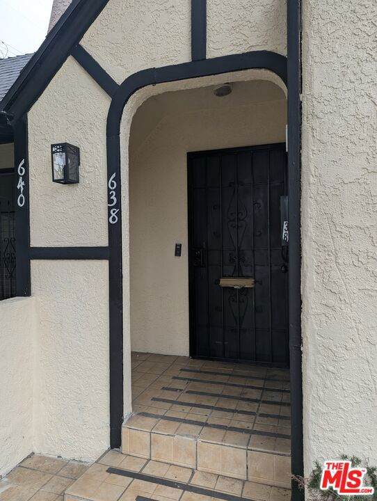 640 Poinsettia Place - Photo 1