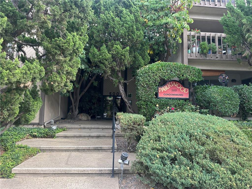 500 Oak Knoll - Photo 1