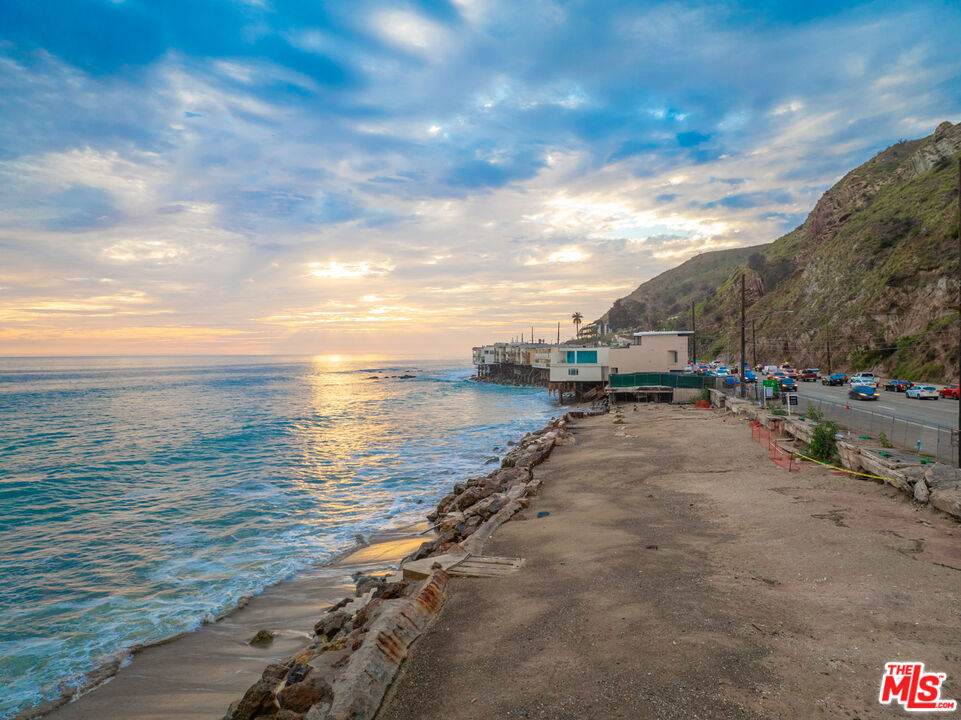 https://bt-photos.global.ssl.fastly.net/socal/orig_boomver_1_405029956-2.jpg