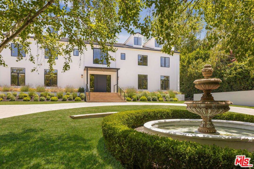 4322 Hayvenhurst Avenue - Photo 1