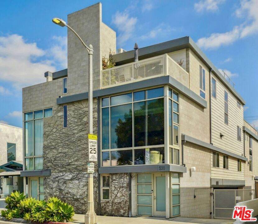 530 Larchmont Boulevard - Photo 1