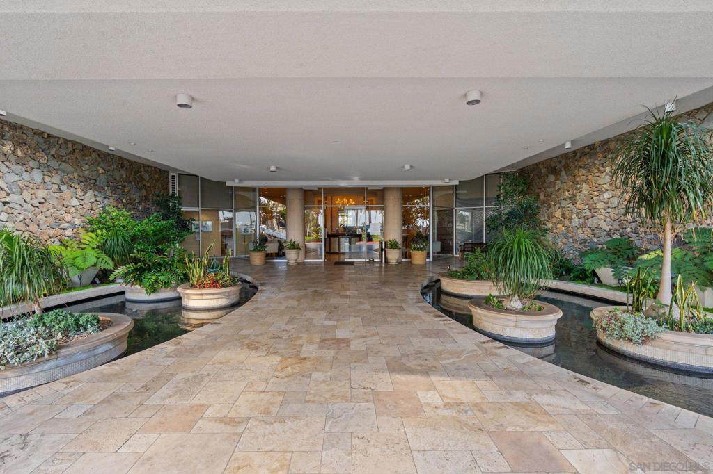 1820 Avenida Del Mundo - Photo 1