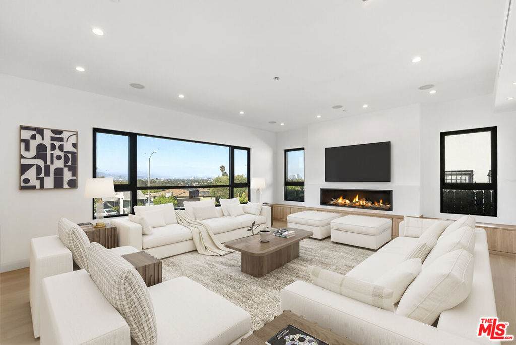 5280 Sanchez Drive - Photo 1