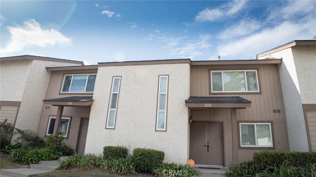 1222 Devonshire - Photo 1