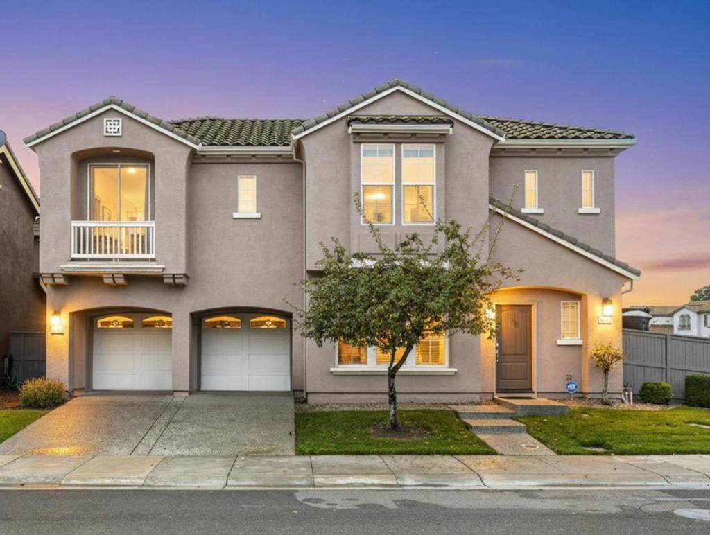 2372 Donner Pass Avenue - Photo 1