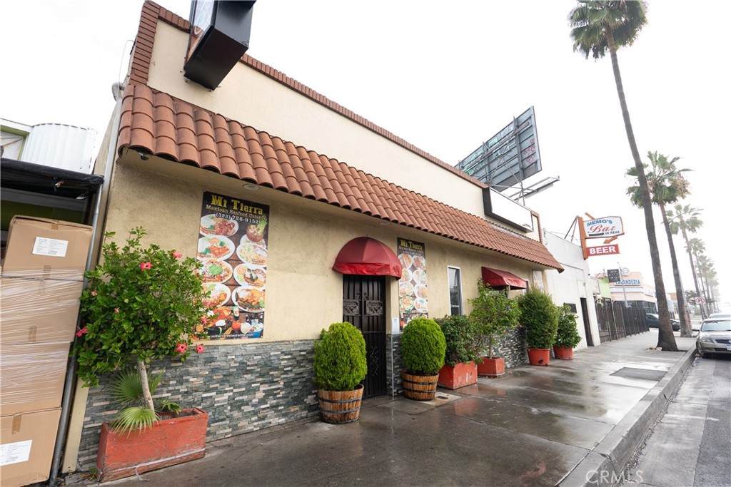 5949 Whittier - Photo 1