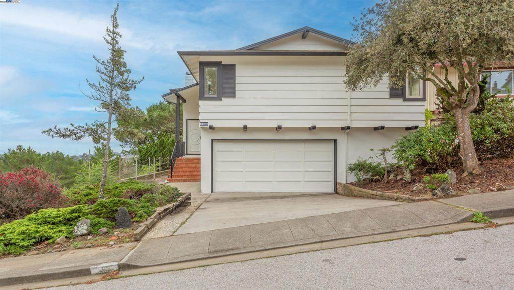 100 Alameda Place - Photo 1