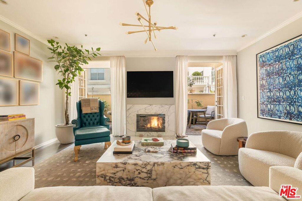 930 Doheny Drive - Photo 1